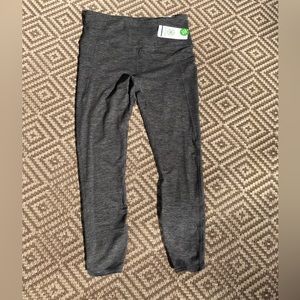 New w/tags GAIAN OM YOGA pants, MSRP 54.00. HiRise petal leg bottom. 2 Pockets!!